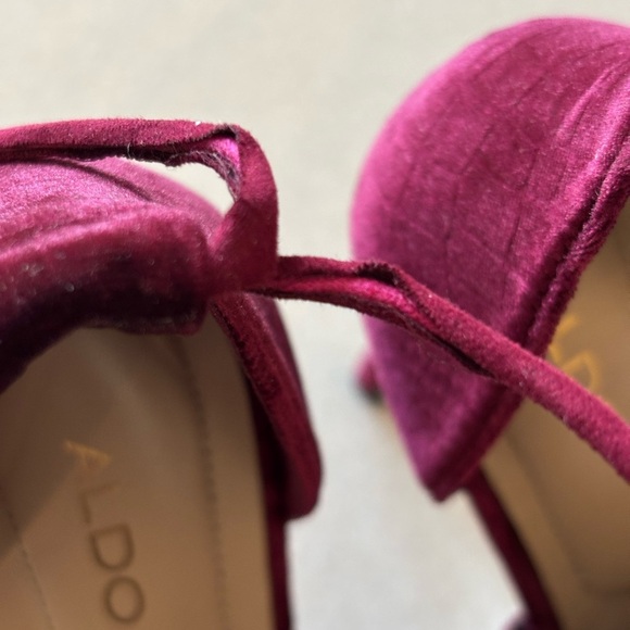 Aldo Tilley Burgundy Velvet Ankle Tie Peep Toe Heels - Picture 10 of 13